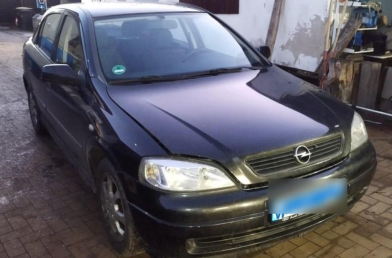 Schwarz Gebraucht 2002 Opel Astra Kleinwagen | 850 € (Guter Preis) - Bild 1/4