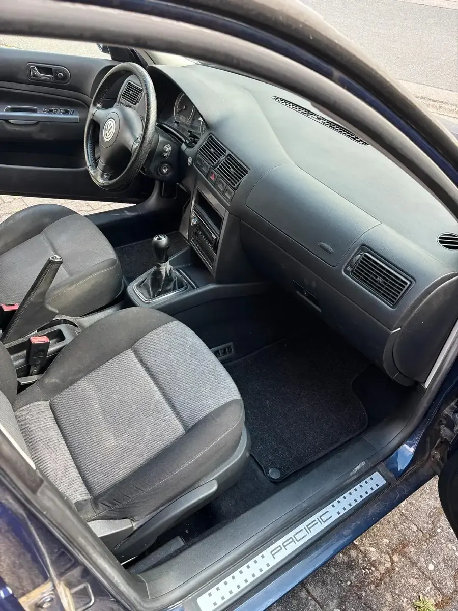 Gebraucht VW Golf IV 75 PS (55 kW) 2003 Blau Kleinwagen