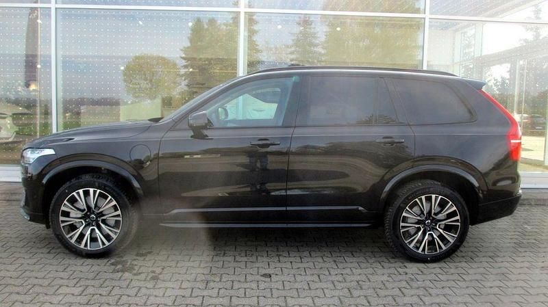 Neu Volvo XC90 Plus 310 PS (228 kW) 2025 Schwarz SUV