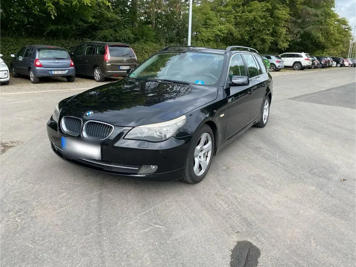 Gebraucht BMW 520 177 PS (130 kW) 2008 Schwarz Kombi