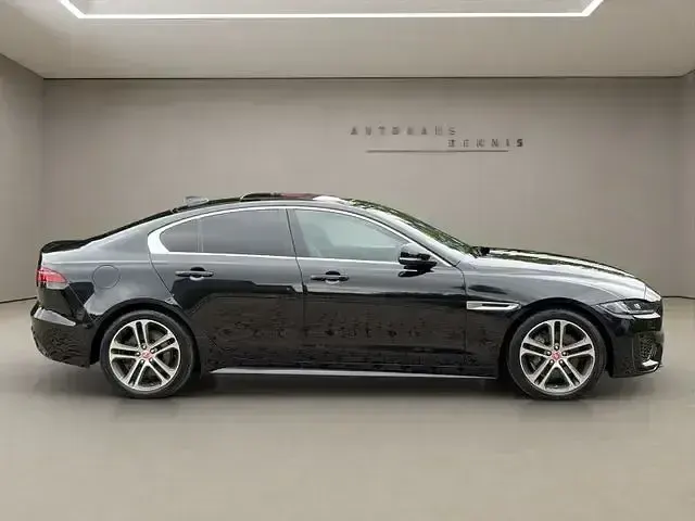 Gebraucht Jaguar XE R-Dynamic 179 PS (131 kW) 2020 Schwarz Limousine
