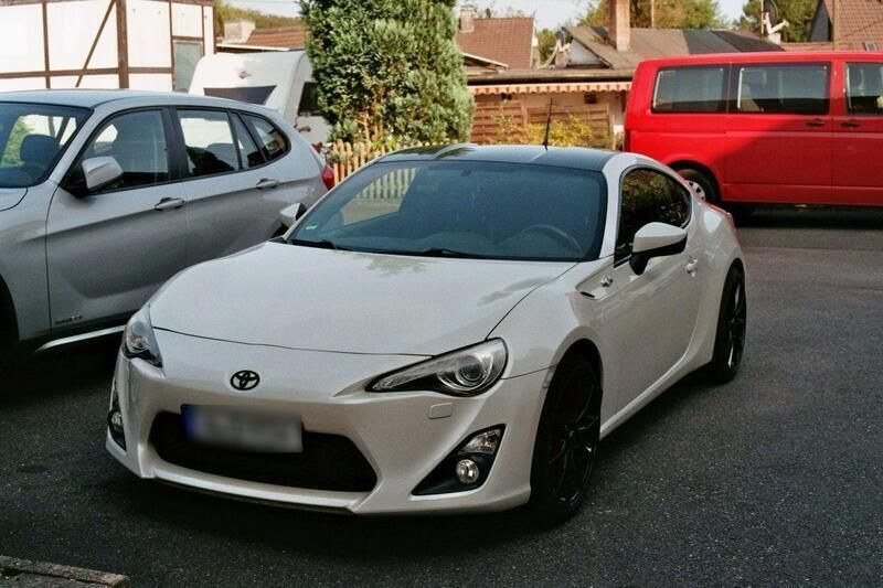 Weiß Gebraucht 2013 Toyota GT86 GT Coupé | 20.000 € (Etwas zu teuer) - Bild 1/2