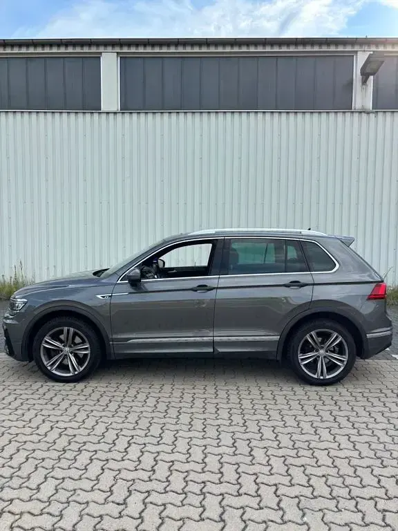 Gebraucht VW Tiguan Highline 190 PS (139 kW) 2017 Grau SUV