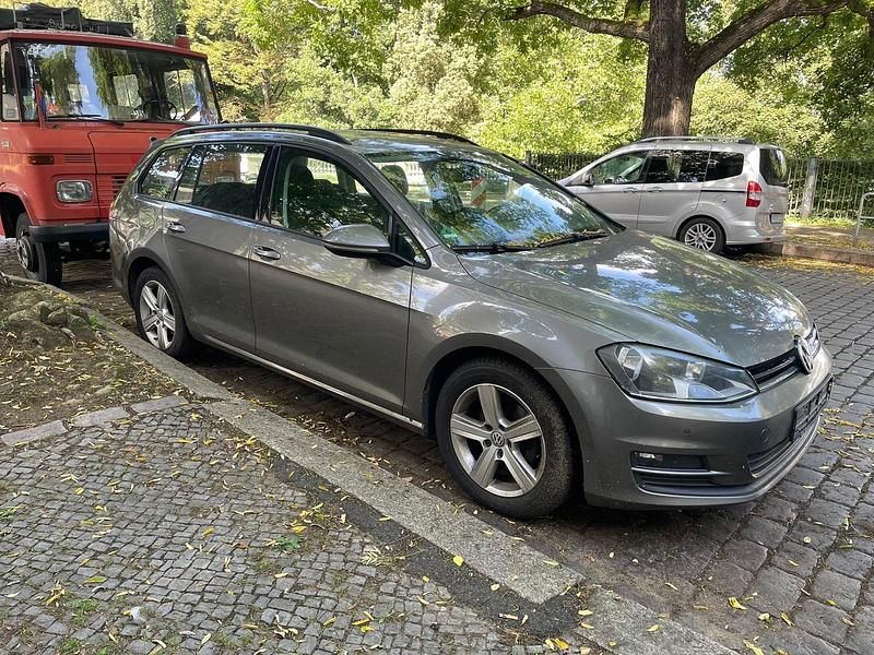 Grau Gebraucht 2015 VW Golf VII Kombi | 5.699 € (Superpreis) - Bild 1/4