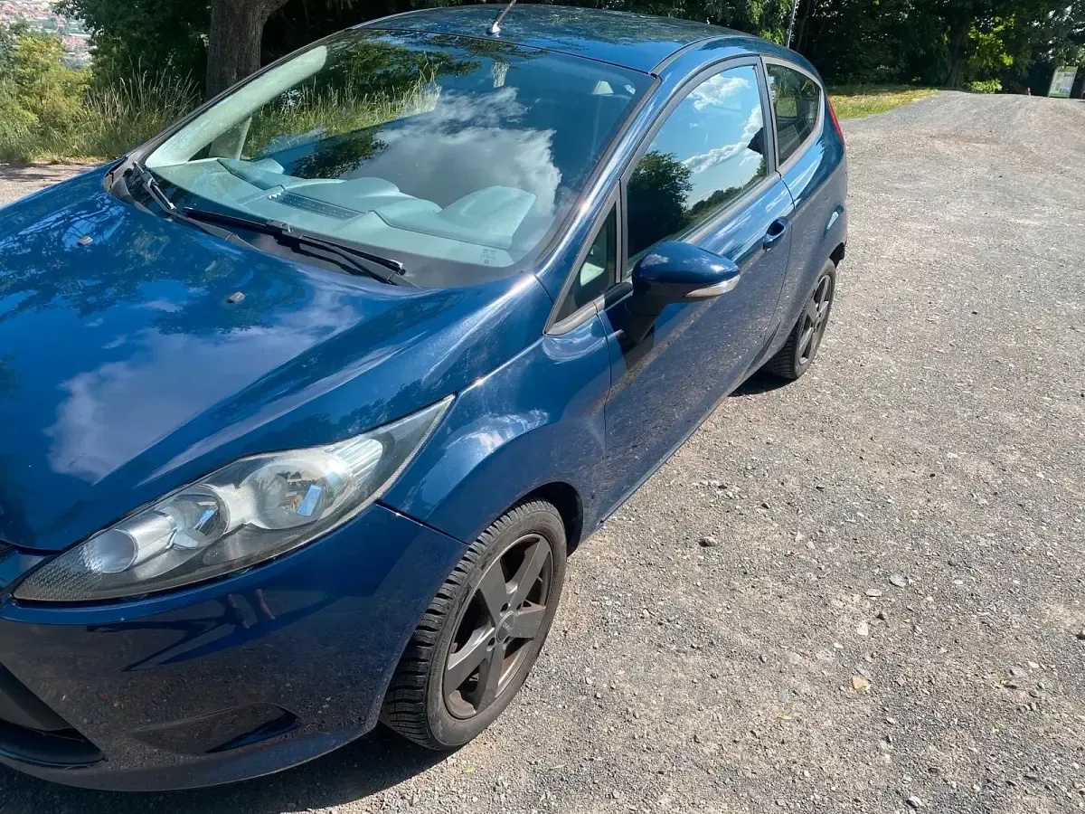 Gebraucht Ford Fiesta 60 PS (44 kW) 2009 Blau Kleinwagen