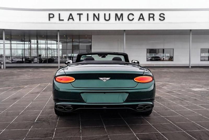 Gebraucht Bentley Continental 549 PS (403 kW) 2024 Grün Cabrio
