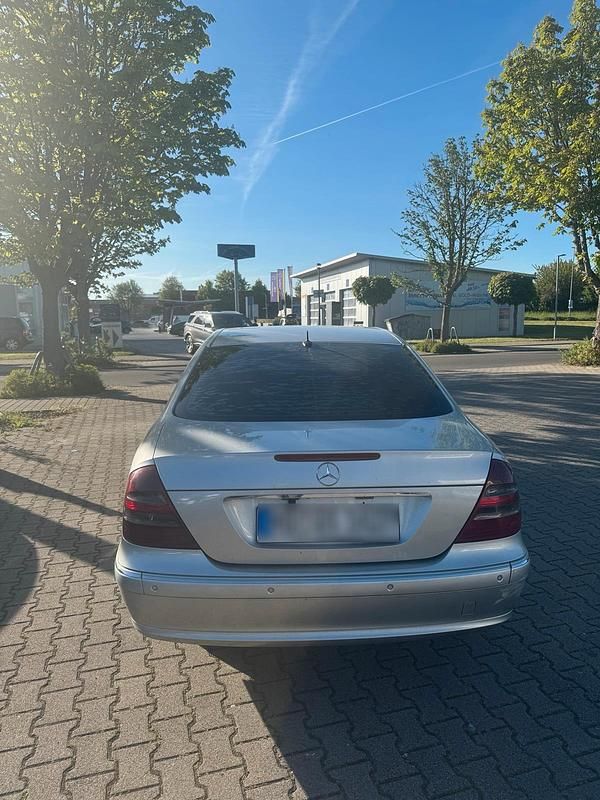 Gebraucht Mercedes E270 177 PS (130 kW) 2003 Grau Limousine