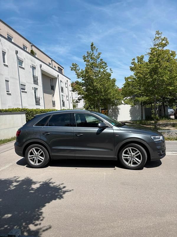 Grau Gebraucht 2013 Audi Q3 S-Line SUV | 11.900 € (Fairer Preis) - Bild 1/4