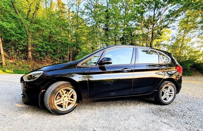 Gebraucht BMW 216 Active Tourer Advantage 116 PS (85 kW) 2021 Schwarz Van / Kleinbus
