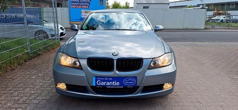 Gebraucht BMW 320 150 PS (110 kW) 2005 Grau Limousine