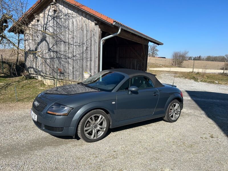 Grau Gebraucht 2005 Audi TT Roadster Sport Cabrio | 7.000 € (Etwas zu teuer) - Bild 1/4