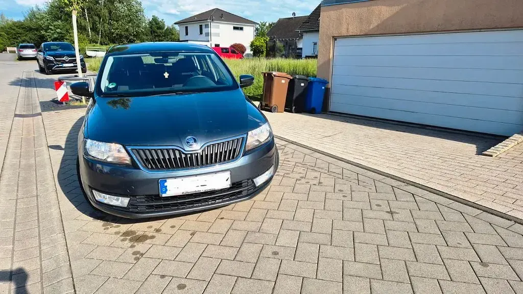 Gebraucht Skoda Rapid Ambition 90 PS (66 kW) 2016 Grau Kleinwagen