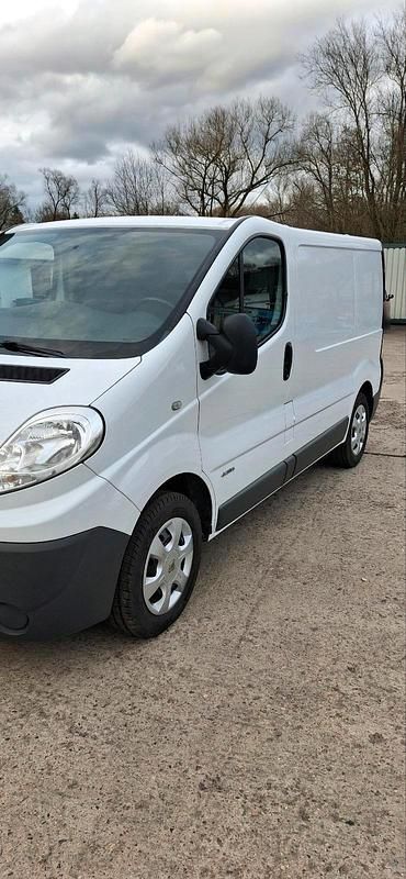 Gebraucht Renault Trafic 115 PS (84 kW) 2012 Weiß Van / Kleinbus