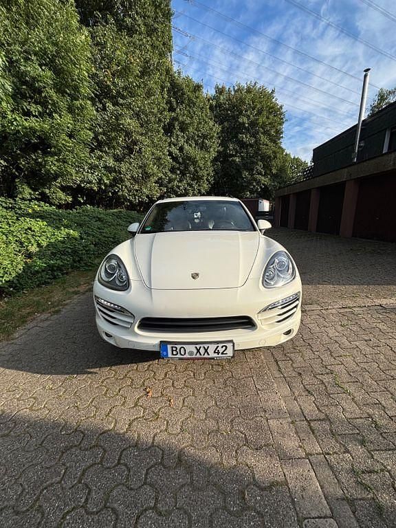 Weiß Gebraucht 2011 Porsche Cayenne SUV | 16.400 € (Teuer) - Bild 1/4