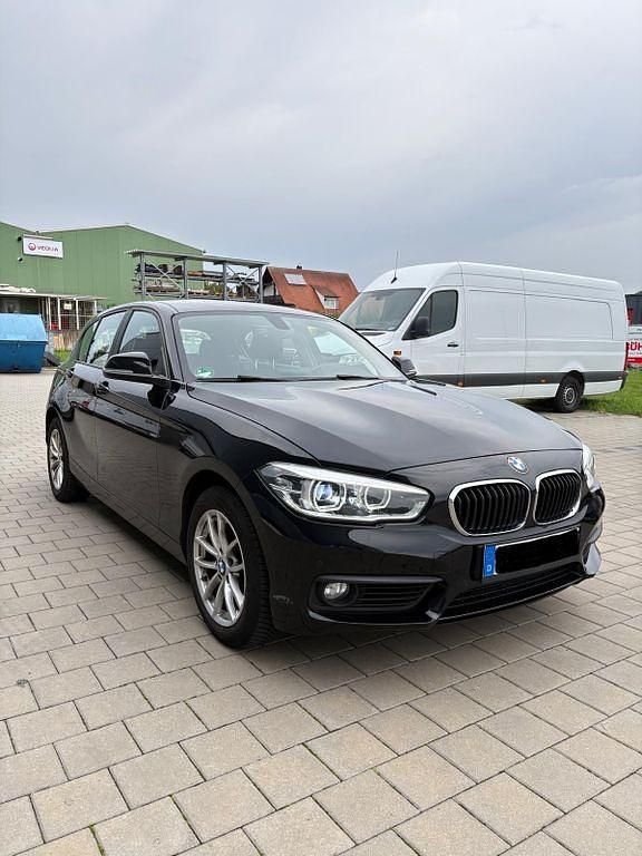 Schwarz Gebraucht 2016 BMW 118 Kleinwagen | 11.950 € (Fairer Preis) - Bild 1/4
