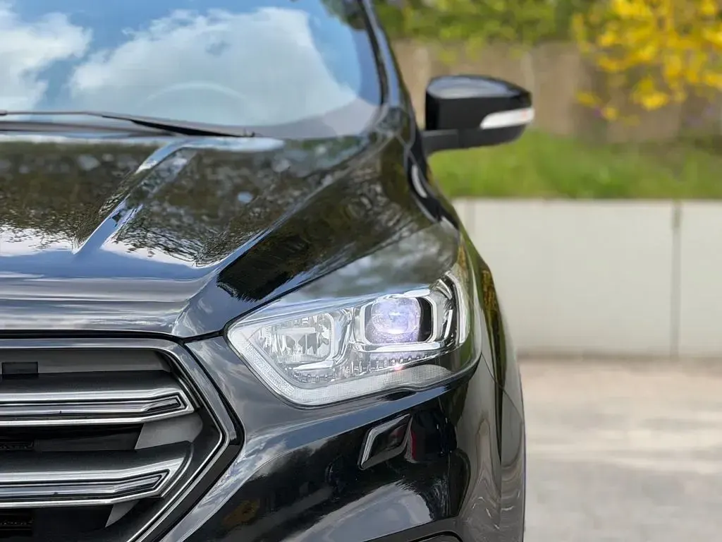 Gebraucht Ford Kuga ST-Line 150 PS (110 kW) 2019 Schwarz SUV
