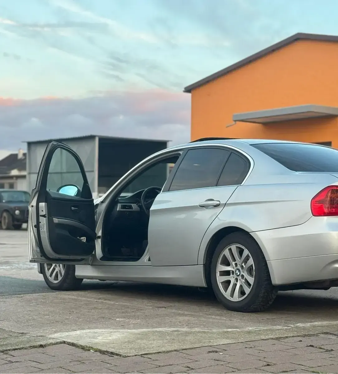 Gebraucht BMW 325 212 PS (155 kW) 2006 Silber Limousine