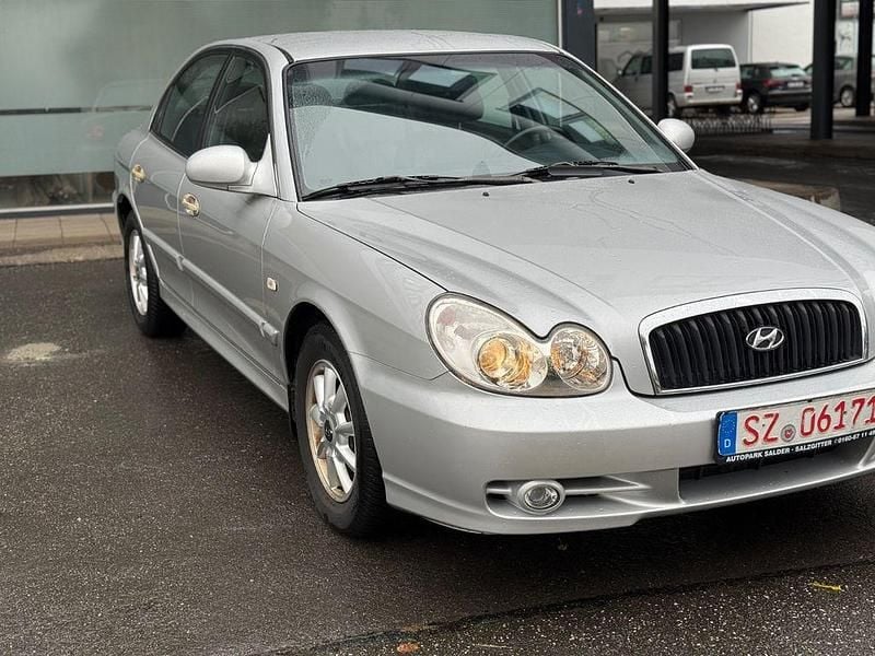 Silber Gebraucht 2004 Hyundai Sonata GLS Limousine | 4.900 € - Bild 1/4
