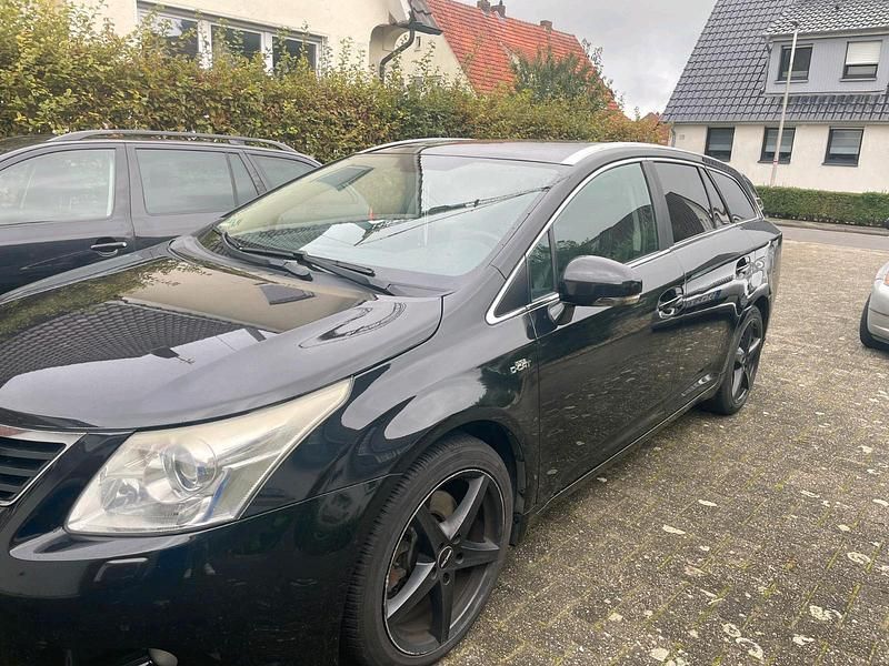 Schwarz Gebraucht 2010 Toyota Avensis T2 Kombi | 3.900 € - Bild 1/4