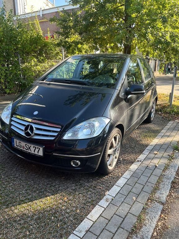Schwarz Gebraucht 2011 Mercedes A180 Elegance Van / Kleinbus | 2.850 € (Guter Preis) - Bild 1/4