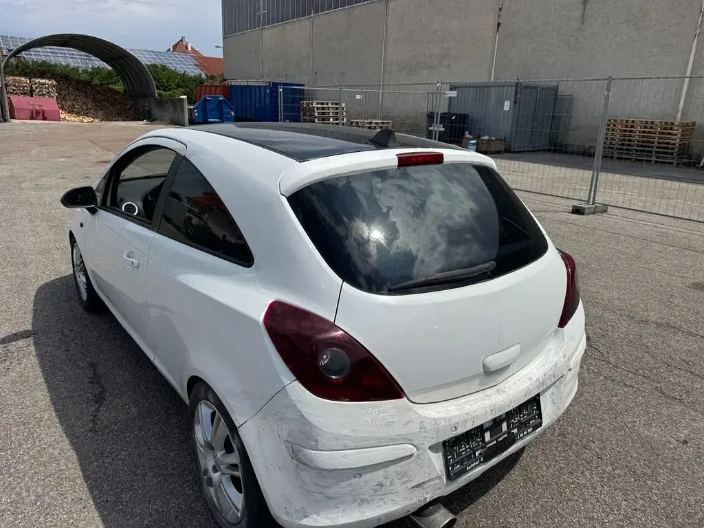 Gebraucht Opel Corsa Color Edition 101 PS (74 kW) 2010 Kleinwagen
