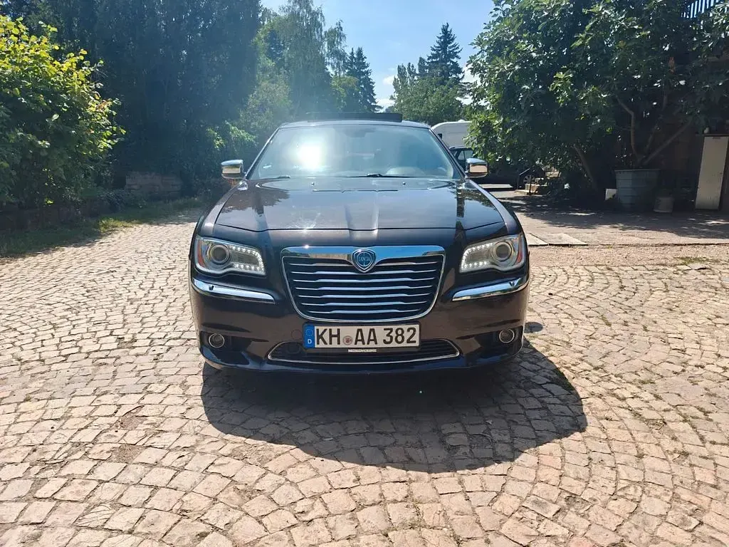 Gebraucht Lancia Thema 240 PS (176 kW) 2012 Braun Limousine