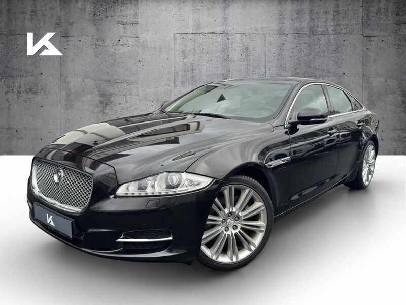 Ultimate black . Gebraucht 2013 Jaguar XJ Premium Luxury Limousine | 26.750 € - Bild 1/4