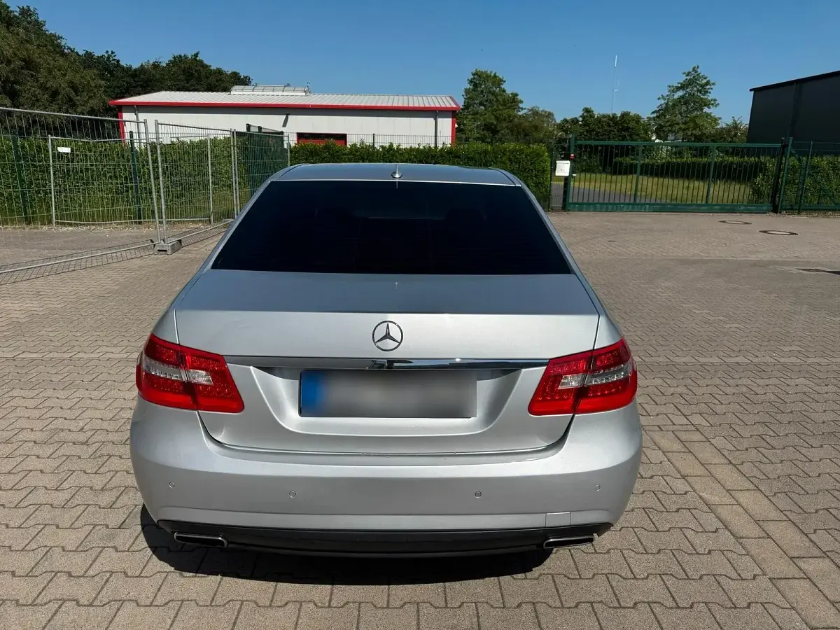 Gebraucht Mercedes E350 231 PS (169 kW) 2010 Silber Limousine