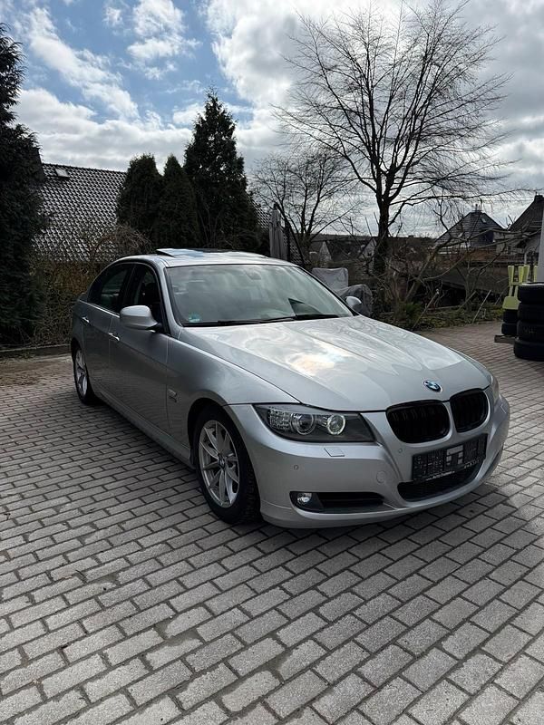 Używany BMW 320 Performance 184 KM (135 kW) 2011 Srebrny Sedan/Limuzyna