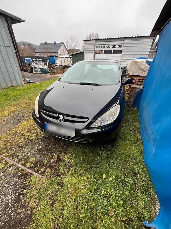 Schwarz Gebraucht 2004 Peugeot 307 Kleinwagen | 900 € (Guter Preis) - Bild 1/4