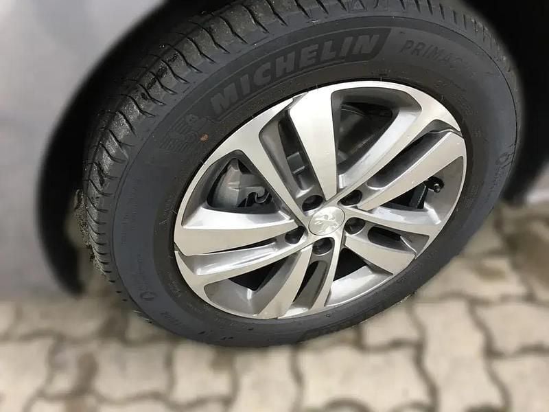 Gebraucht Peugeot e-Traveller Active 100 kW (136 PS) 2023 Lack grau artense silber Van / Kleinbus