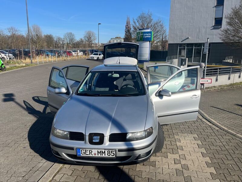 Silber Gebraucht 2000 Seat Leon Limousine | 700 € (Guter Preis) - Bild 1/4