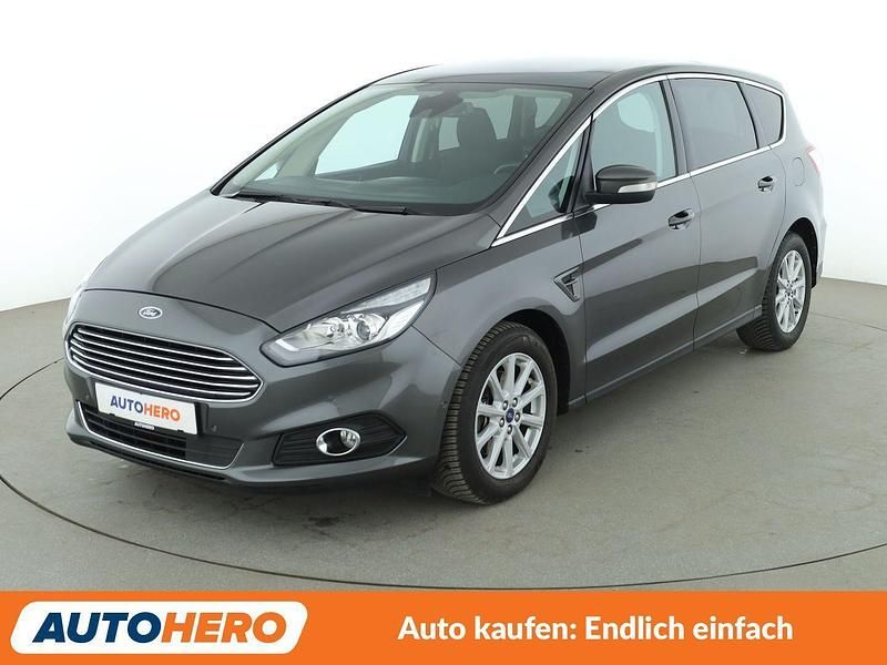 Gebraucht Ford S-MAX Titanium 150 PS (110 kW) 2017 Grau Van / Kleinbus