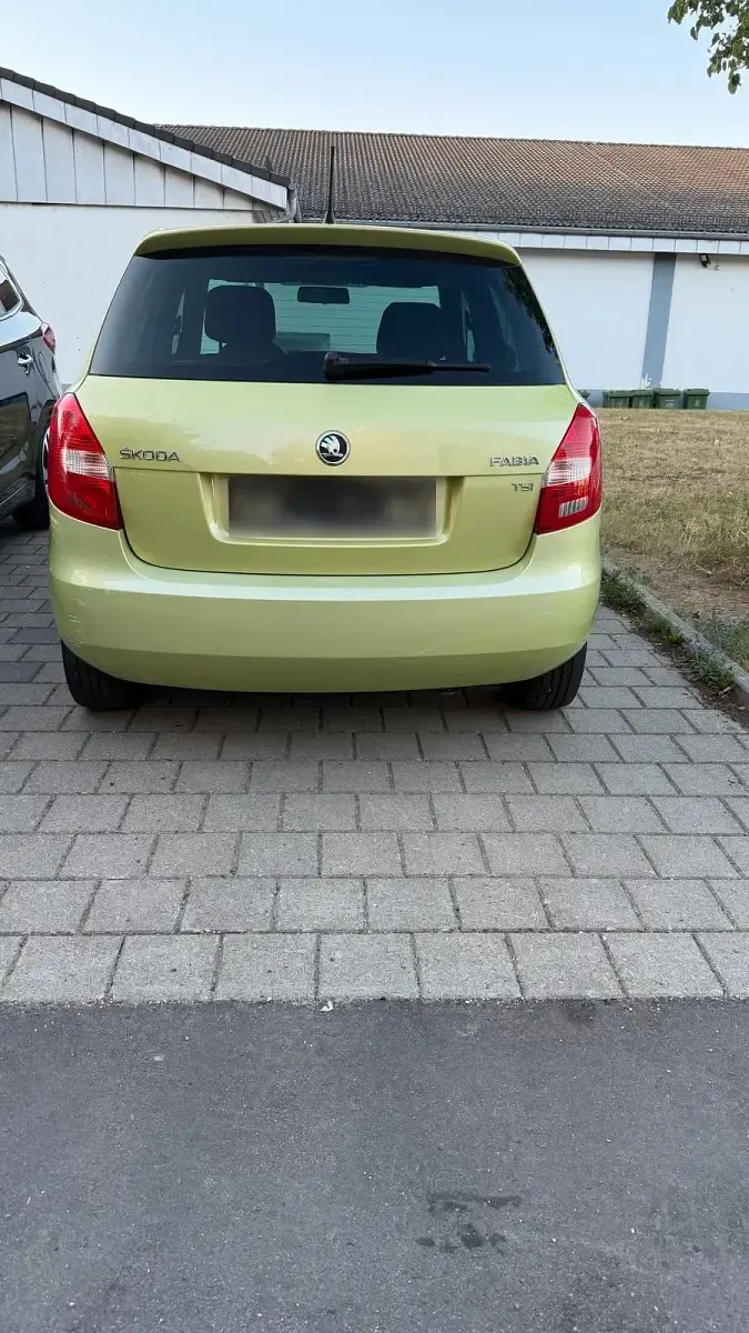 Gebraucht Skoda Fabia 86 PS (63 kW) 2013 Grün Limousine