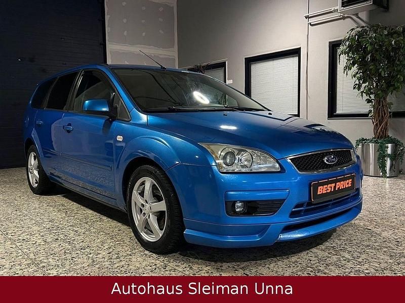 Blau Gebraucht 2005 Ford Focus Titanium Limousine | 2.490 € (Etwas zu teuer) - Bild 1/4