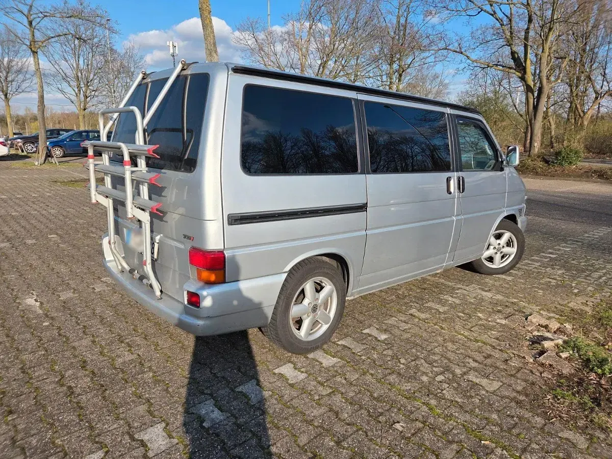 Gebraucht VW Multivan 151 PS (111 kW) 2000 Silber Van / Kleinbus
