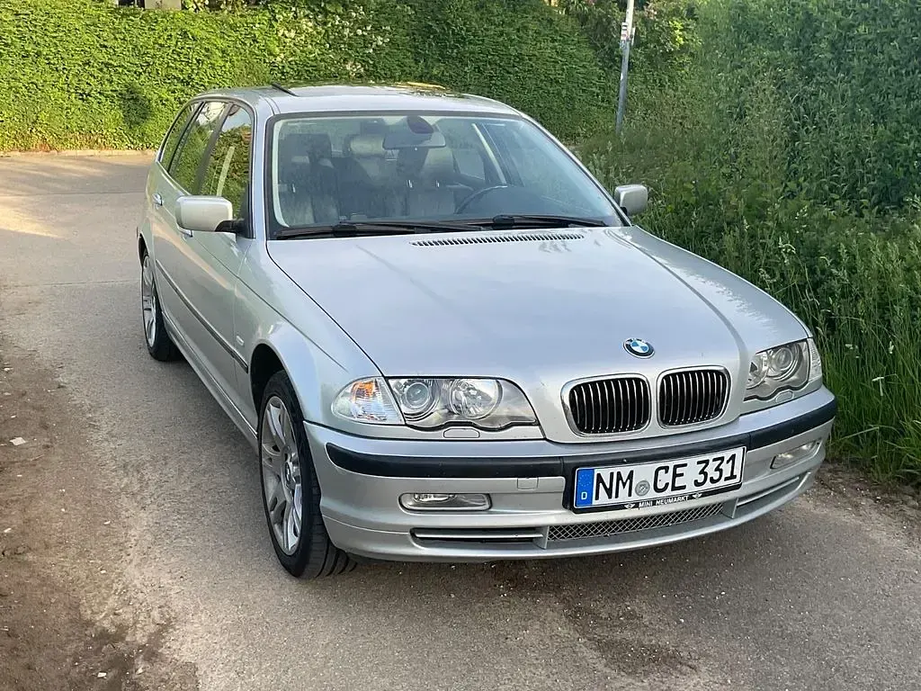 Gebraucht BMW 330 231 PS (169 kW) 2001 Silber Kombi
