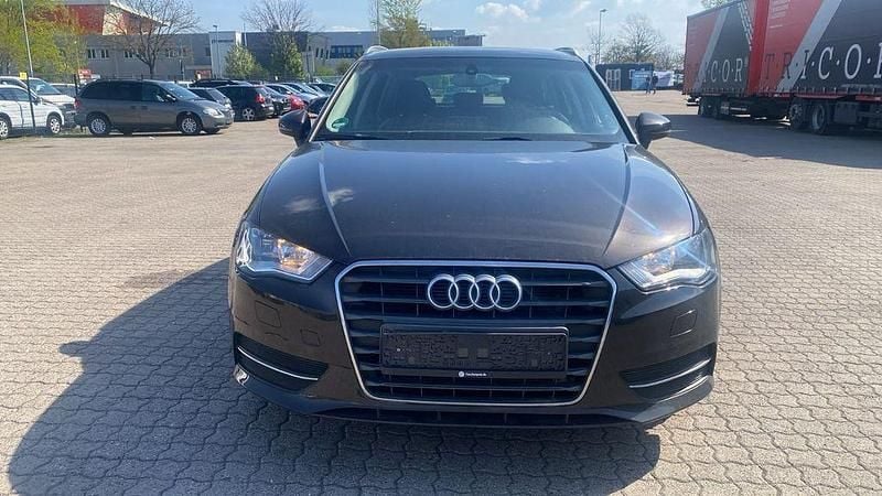 Gebraucht Audi A3 Ambiente 122 PS (89 kW) 2013 Braun Limousine