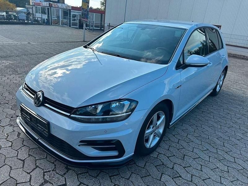 White silver Gebraucht 2017 VW Golf VII R-line Limousine | 11.990 € (Fairer Preis) - Bild 1/4