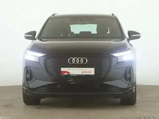 Gebraucht Audi Q4 e-tron Ambiente 150 kW (204 PS) 2023 Mythosschwarz metallic SUV