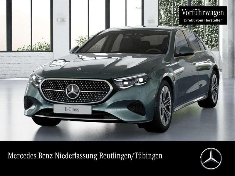 Verdesilber Gebraucht 2023 Mercedes E300 Avantgarde Limousine | 53.890 € (Guter Preis) - Bild 1/4