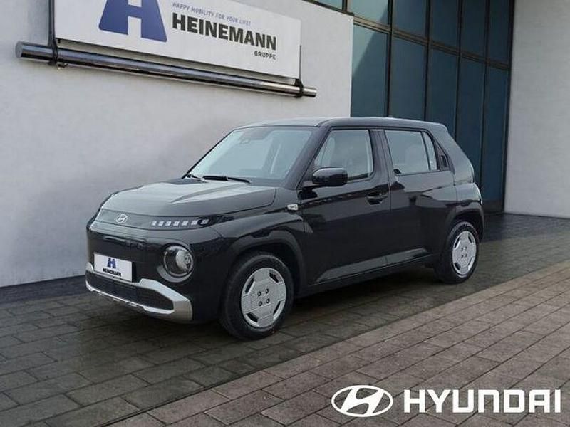 Abyss black Gebraucht 2025 Hyundai Inster Select Kleinwagen | 23.190 € (Fairer Preis) - Bild 1/4