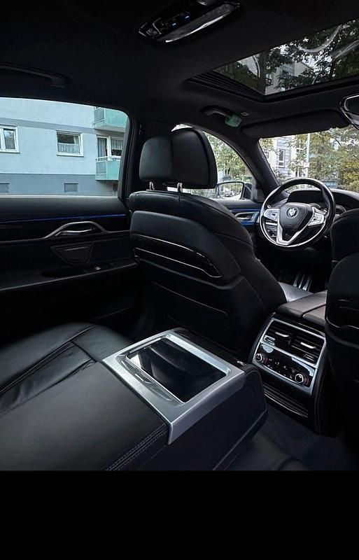 Gebraucht BMW 740 M Sport 340 PS (250 kW) 2017 Schwarz Limousine