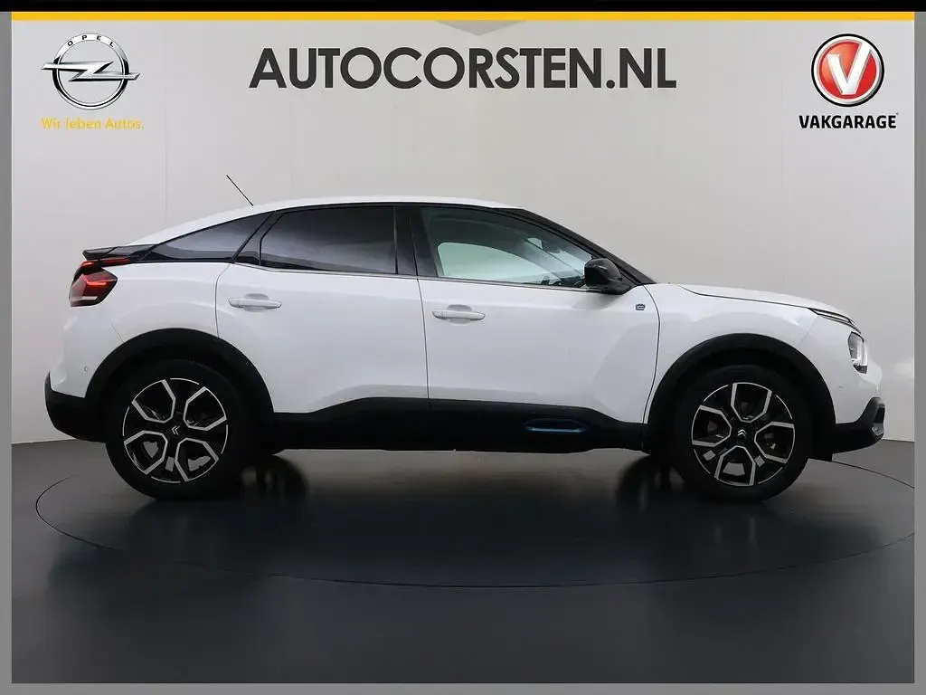 Używany Citroën e-C4 Business Class 100 kW (136 KM) 2023 Biały SUV