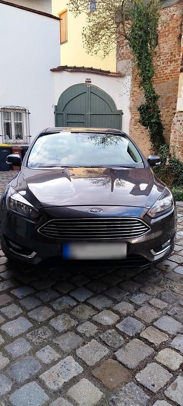 Usata Ford Focus 125 CV (91 kW) 2017 Grigio Station wagon