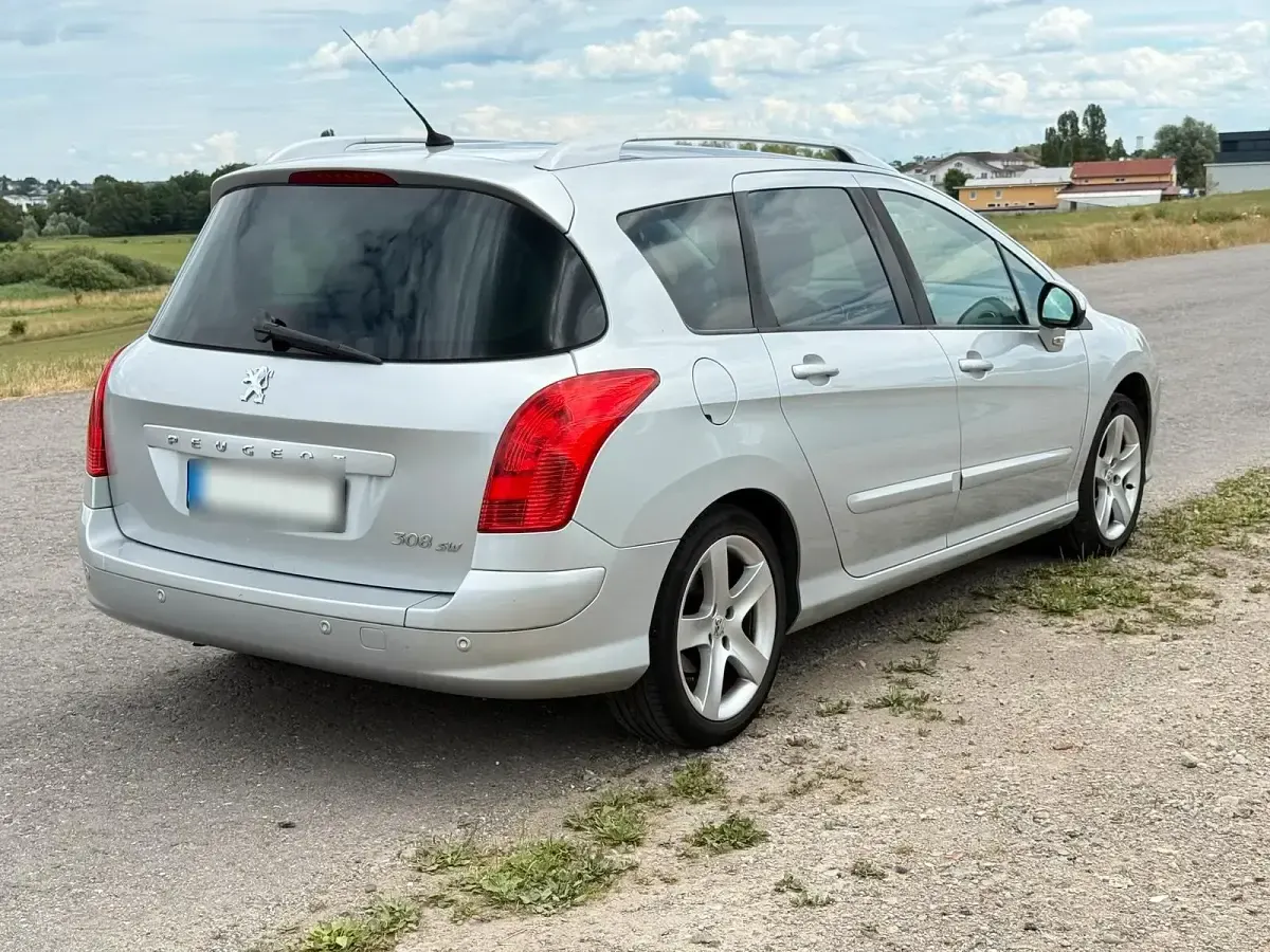 Gebraucht Peugeot 308 SW 120 PS (88 kW) 2010 Kombi