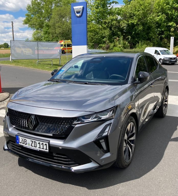 Grau Gebraucht 2025 Renault Rafale Techno SUV | 43.990 € (Teuer) - Bild 1/4