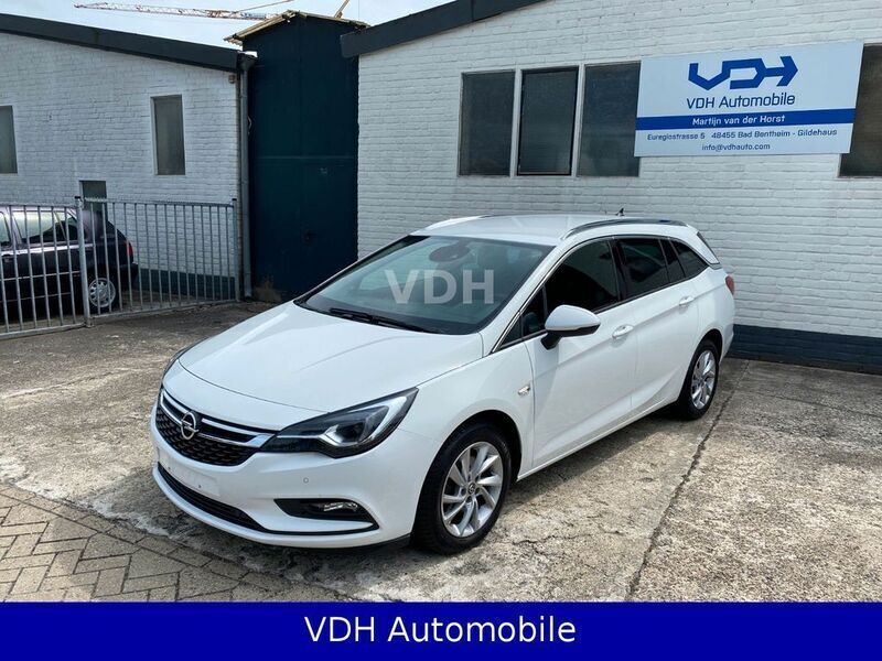 Weiß Gebraucht 2018 Opel Astra Innovation Limousine | 9.500 € (Fairer Preis) - Bild 1/4