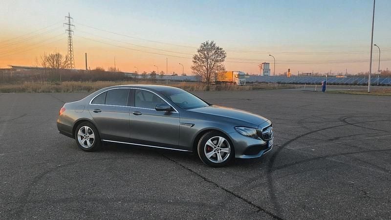 Gebraucht Mercedes E200 150 PS (110 kW) 2017 Grau Limousine