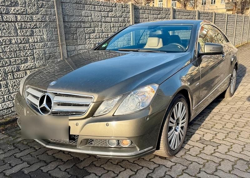 Gebraucht 2010 Mercedes E200 Coupé | 13.800 € (Fairer Preis) - Bild 1/4
